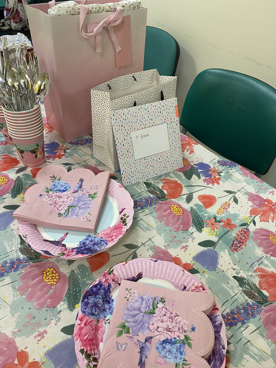 RMCH_Ward83's tweet photo. Wishing the lovely Brenda a happy retirement.. we will miss you and your amazing stories so much.. if you change your mind you know where we are 😆💕❤️ @RMCHosp @MFTnhs https://t.co/zSegSmGsXU