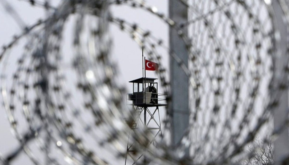 Hevallo's tweet image. KURDISH Asylum Seeker to #Sweden, Resul Özdemir has been extradited to #Turkey despite an arrest warrant by Erdogan's regime. Imprisoned on arrival and tortured Resul faces more torture and decades in jail according to his lawyer. #HumanRights  
#TwitterKurds 
#ShameOnSweden