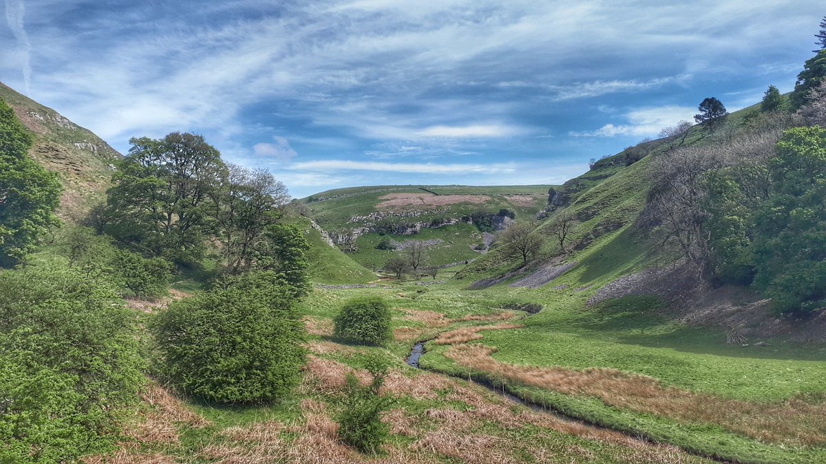 NickyLawImages's tweet photo. Just reminding myself of the beautiful county that I live in! #Yorkshire #LockdownLove ❤
#scarborough #Rylstone #Kilnsey #TrollersGill https://t.co/jp5eMPJ81p