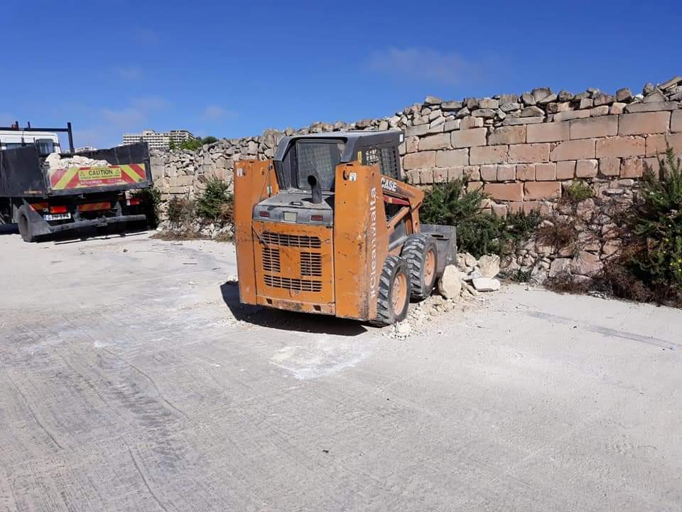 Marthese17's tweet photo. Ilbieraħ ▶️ @Rabat għadd ta’ ritratti li juru dan l-iskart li ntrema b’mod illegali u irresponsabbli minn xi wħud.
@deodebattista @JuliaFarrugia @Ramon  @cleansingMaintenance https://t.co/5AeLOK2DEX