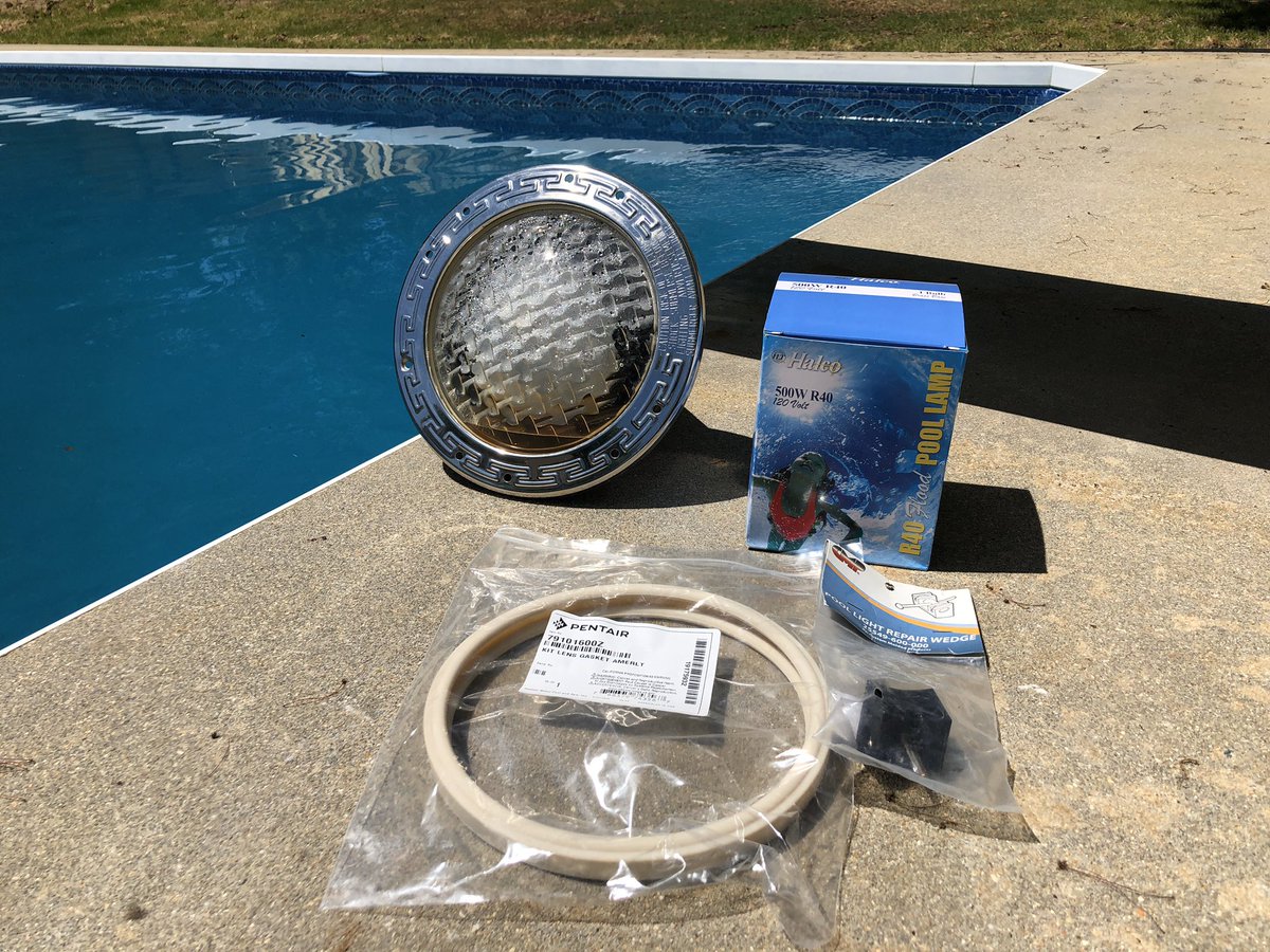 PalmettoPools's tweet image. Is your pool light not working?  We can help!  Contact us today!  864.546.1257
palmettopoolsandspas.com 
#poollight #swimmingpoollight #poolservice #swimmingpoolservice #pentair #Hayward #zodiac #Jandy #Flurida