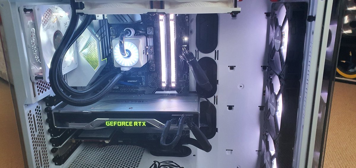 eimantas1996's tweet photo. @bitwitkyle    cpu / i7.9700k 3.6hz
Modeboard / Asus prime z390-a 
Ram/ corsair vengeance rgb pro 16gb 3200mhz
Gpu/ nvidia rtx 2080ti 
Cpu coler / deep cool captain 240x 
Case /corsair  crystal series 570x 
Pawer / corsair rm 1000x gold 80plud 
And  ssd250gb and 2t storage https://t.co/vqxm72TFlg