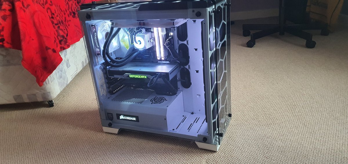 eimantas1996's tweet photo. @bitwitkyle    cpu / i7.9700k 3.6hz
Modeboard / Asus prime z390-a 
Ram/ corsair vengeance rgb pro 16gb 3200mhz
Gpu/ nvidia rtx 2080ti 
Cpu coler / deep cool captain 240x 
Case /corsair  crystal series 570x 
Pawer / corsair rm 1000x gold 80plud 
And  ssd250gb and 2t storage https://t.co/vqxm72TFlg