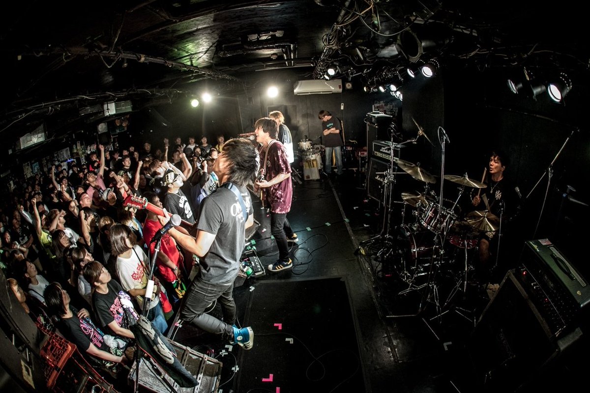 NAO_MUSIC_ZUSHI's tweet photo. 【PLAYBACK F.A.D】
2018年8月4日 横浜F.A.D
NAO MUSIC presents
Make a freedom!!

１バンド目
GoodMorningMom
(@GMM_band)

Photo by @ttetteteru

#makeafreedom
#FAD横浜
#GoodMorningMom https://t.co/NvDmaU8LsN