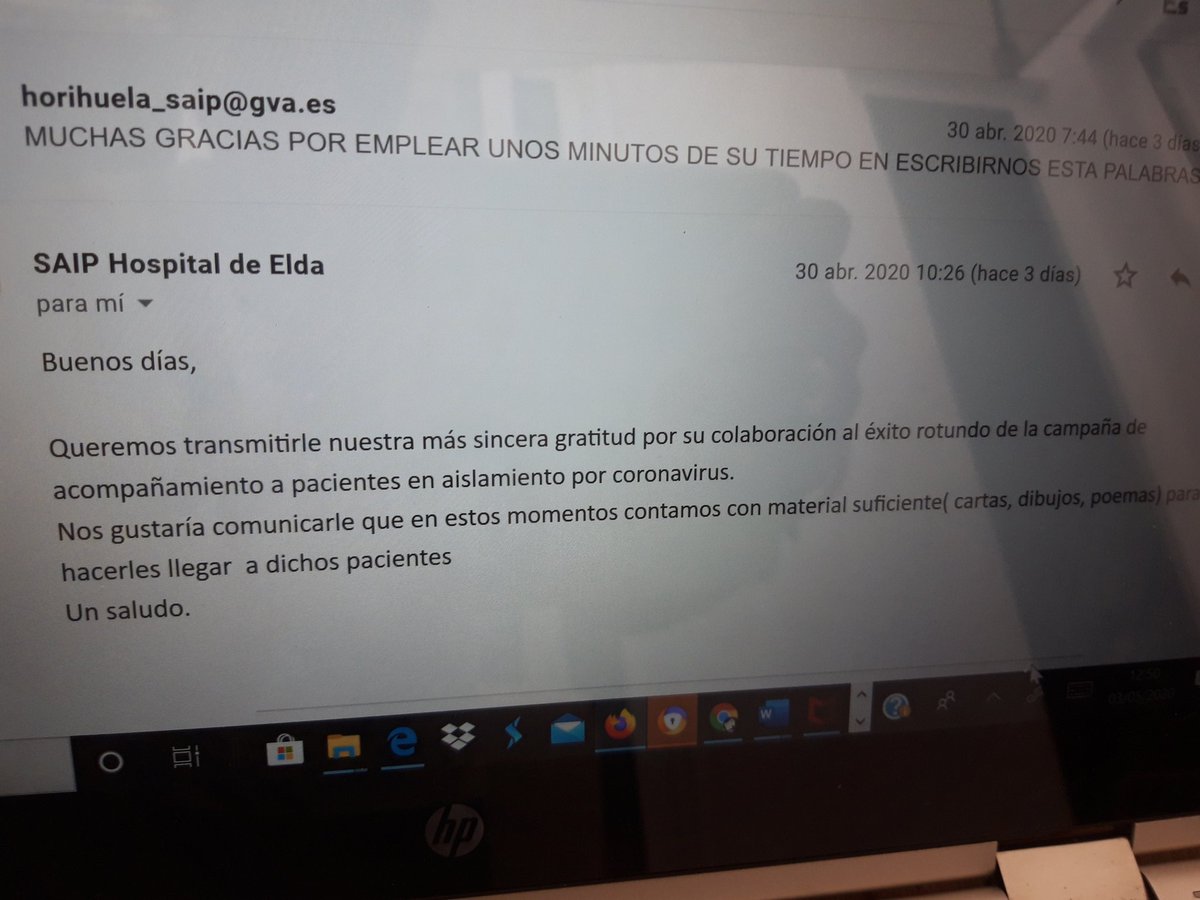 Hemos conseguido hacer una pequeña biblioteca que les servirá de recurso humano a los pacientes. ¡Gracias a vosotros por haber completado las estanterías del bien con vuestras cartas!