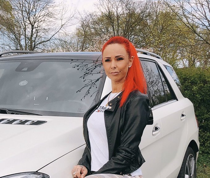 Einen sch&ouml;nen Sonntag meine Lieben 🥰 eigentlich w&auml;re ich heute nach K&ouml;ln gefahren aber auch das f&auml;llt<a href="/tag/dieweltgehtunter"class="tags"><span>#dieweltgehtunter</span></a><a href="/tag/wirsitzenimatomschutzbunker"class="tags"><span>#wirsitzenimatomschutzbunker</span></a>