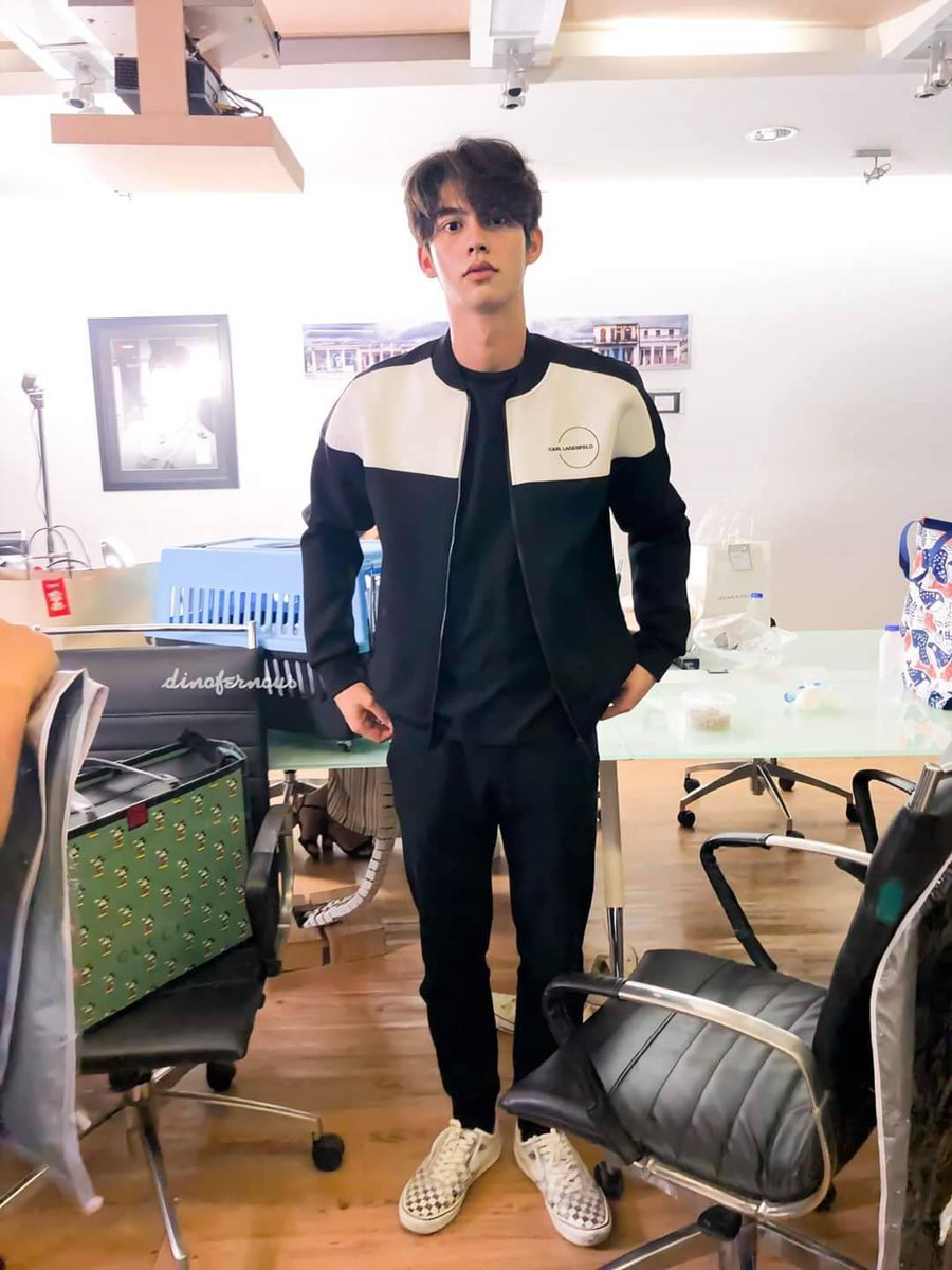 noon2726's tweet photo. #brightday35 #everythingwillbebetter #ทุกๆวันจะเป็นวันที่ดีของนายสดใส #bbrightvc cr. on pic https://t.co/wQPsv90nWl
