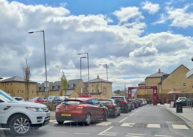 PhilMarshall_'s tweet photo. The world or my world at least is now experiencing gridlocked traffic all for a fucking overpriced coffee. #lockdown #bumpertobumper #costafuckingfortune #putthekettleon #thisisnotessentialshopping 
#costa https://t.co/RQLPJ7us9l