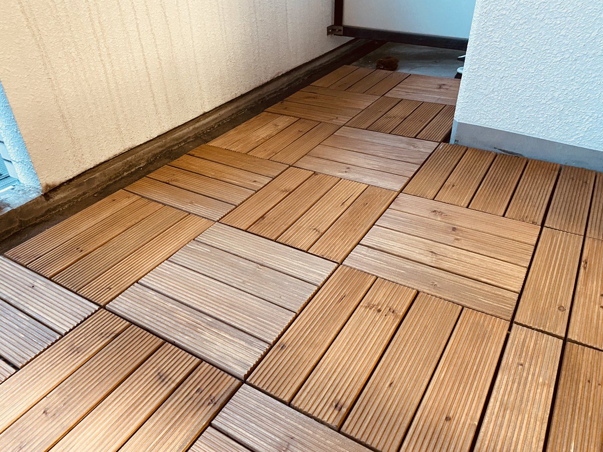 ハイランド高野 ベランピングと登山好きなコミュニティ ソーシャルメディアマーケター 一晩経って陽の光の下で見たら 少しツヤが出てた 次はテーブルでやってみよう ベランピング アサヒペン 水性ガーデン用カラー Diy うちでお撮ろう おうち