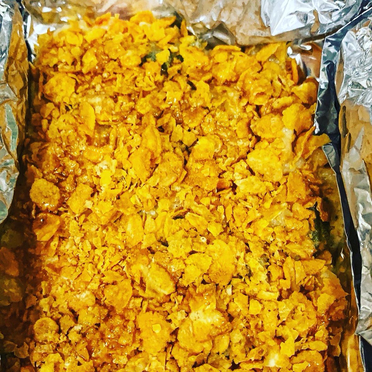 kitchnwtchngirl's tweet photo. Making a Veggie Bake with a yummy cheesy white sauce
Topped the bake with crispy cornflakes #veggiebake #veggies #healthyfood #mealprep #eatmoreveg #prepyourfood #chessesauce #whitesauce #feedfeedfeed #nomnomnomnom #deliciousfood😋 #yumyummy #eeeeeeeats #whattoeattoday https://t.co/i1uMIbbmaS