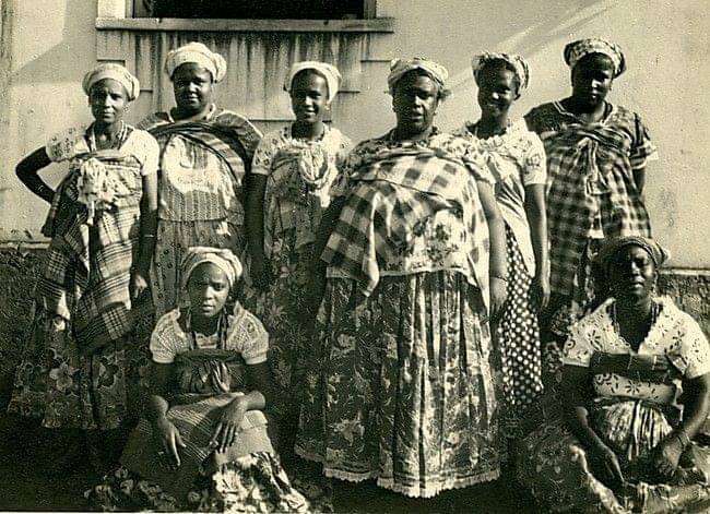 GWANJEZ's tweet photo. The Gullah have preserved more of their African cultural heritage than any other African Americans. The English spoken by the Gullah is greatly influenced by their native languages of the Fante, Ga, Kikongo, Kimbundu, Mandinka, Twi, Ewe, Ibo and Yoruba https://t.co/SCK1HtNnoW
