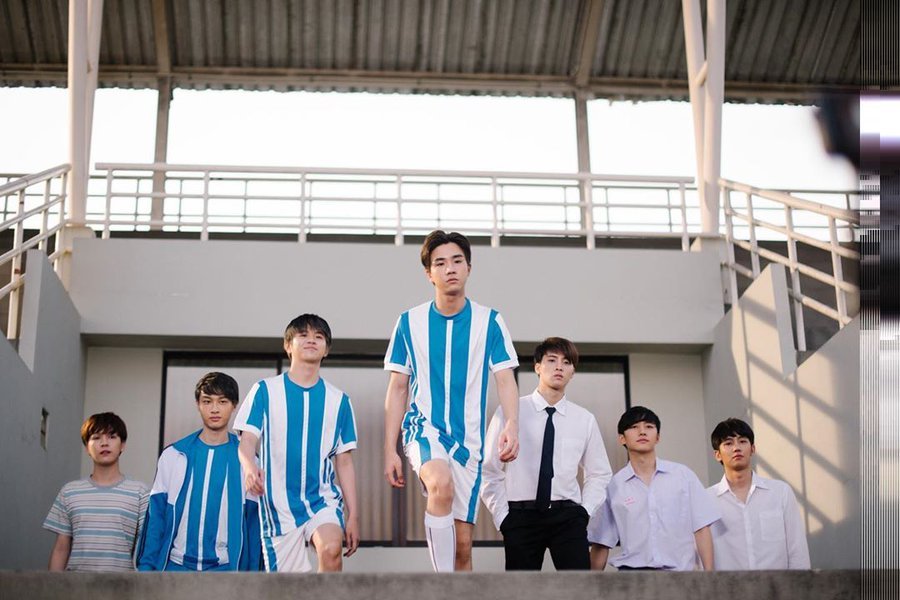 Ngn352282003's tweet photo. Lรณt dรฉp ngแปi hรณng thรดi mแบฅy thรญm ๐๐ค
#tincan
#markgun
#titlearth
#lovebychanceseries
#lovebychanceseason2 https://t.co/rV621Gqnj4
