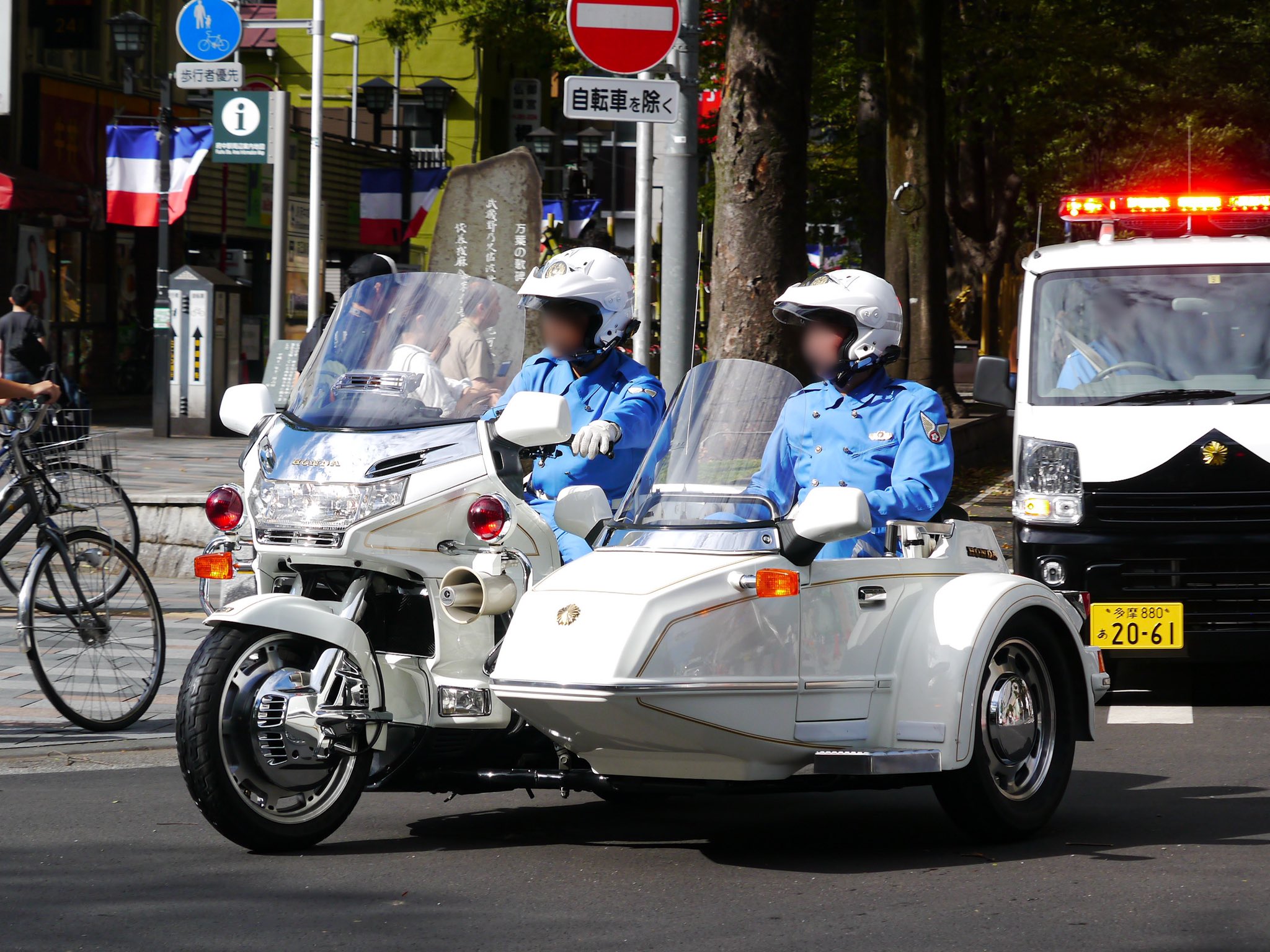 ホンダ 警察仕様バイク サイドカー付き 一部ブリキ - メルカリ