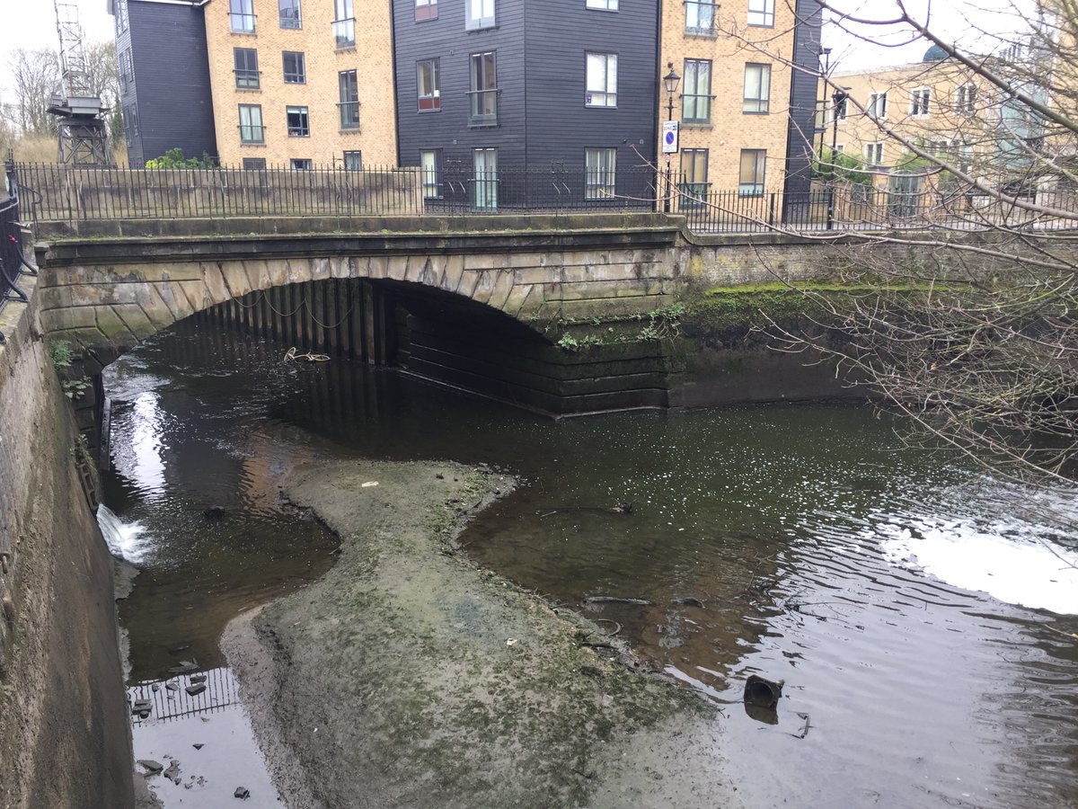 CVP_CraneValley's tweet photo. #covid19lockdown #virtualtour of Crane Valley river system. #bridgesunday. Low and high tide views of Mill Bridge, Isleworth, the final bridge over the Lower Duke of Northumberland's River before the Thames.
@LBofHounslow @LondonNPC @FriendsRivCrane
@swlen @OldIsleworth https://t.co/vfuBX9yLyR