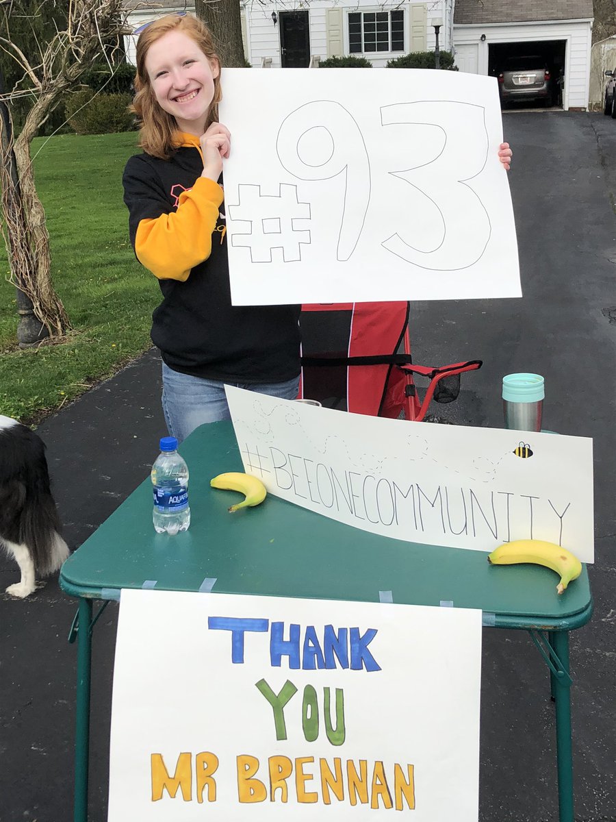 redwom71's tweet photo. @bbhhsteacher @_BBHHS  Waiting for Mr. Brennan to run by for his 93rd marathon. @HOFMarathon @s_mowder https://t.co/HWA2WiOytK