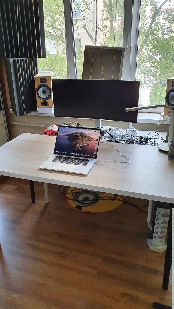 synther's tweet photo. I'll show you how to make your cheep IKEA desk a hipster standing workplace. https://t.co/tDKvCdZivB