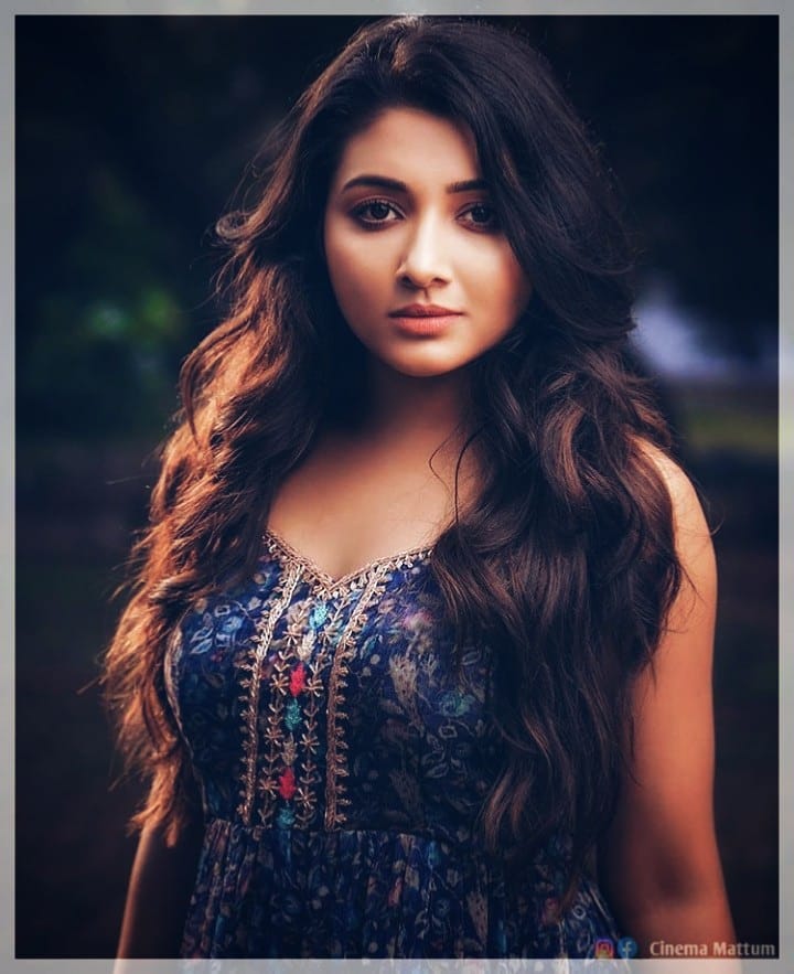 CMattum's tweet photo. #sundayevening with #Mirnaa
#malayalamactress #mirnaaoffical
#mirnaafansofficial
We're in the #lockdown3 level , so carefull friends ,
#lockdownonlyoption , #stayhomestaysafe
#quarantineandchill
#lockdownindia
#sundaythoughts
#sundayvibes
#sundaymotivation
#Sunday https://t.co/pMxFCpg4GG