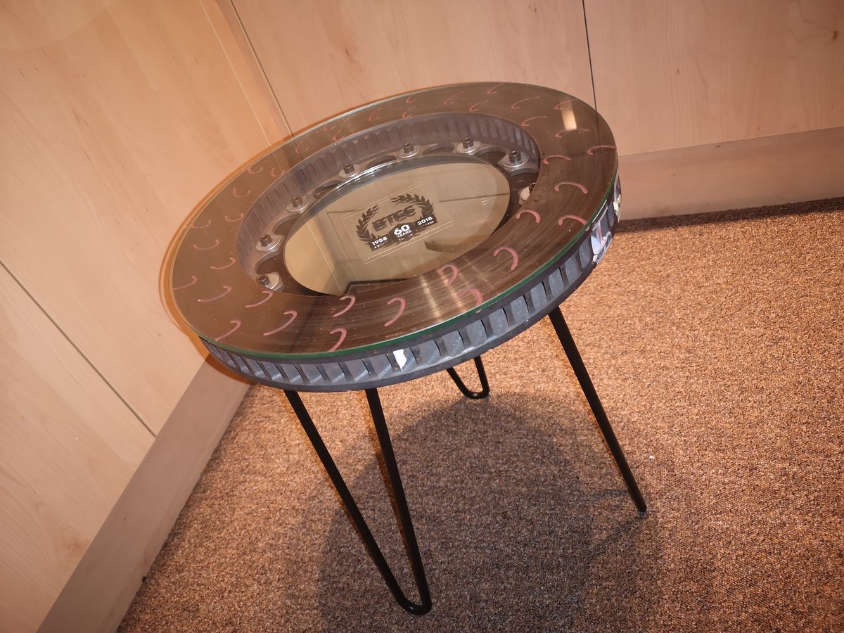 artiF1ed's tweet photo. #DoNotUseDPD update. @dpd_support are now washing their hands of this once again with no explanation of the lies, their poor service, what happened to the table etc, just them trying to shirk away from their responsibilities. #FindTheTable it's clear this was stolen. Help find it https://t.co/oMcChnps7M