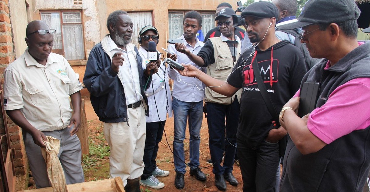 unescoROSA's tweet photo. Journalism without fear or favour is even more critical during pandemics such as #COVID19. People deserve to know the truth and have lifesaving information. Just like food, facts are essential supplies. #WorldPressFreedomDay https://t.co/eqgHPU5piN