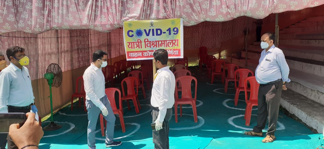 AssociationBas's tweet photo. #BASOfficers #DDC #DTO of #Purnea have executed marvelous arrangements for migrants coming outside of Bihar.Whenever #PCSOfficers  get an opportunity they will prove their managerial skills.#DM also appreciate such innovative measures.
@IPRD_Bihar @timesofindia @Live_Hindustan https://t.co/xFWgMZlRYW