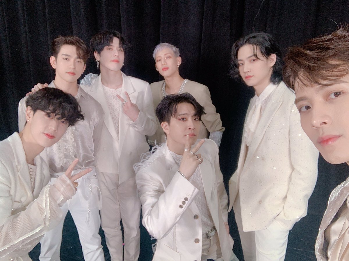 GOT7Community's tweet photo. You've worked hard for this comeback too 💪

We're always #HappyToHaveGOT7 with us ❤️🐥

Thankyou for this cheerful 2 weeks 💚

#iGOT7 #GOT7 #갓세븐 @GOT7Official 
#GOT7_DYE #GOT7_NOTBYTHEMOON https://t.co/x2PxaPVzGj