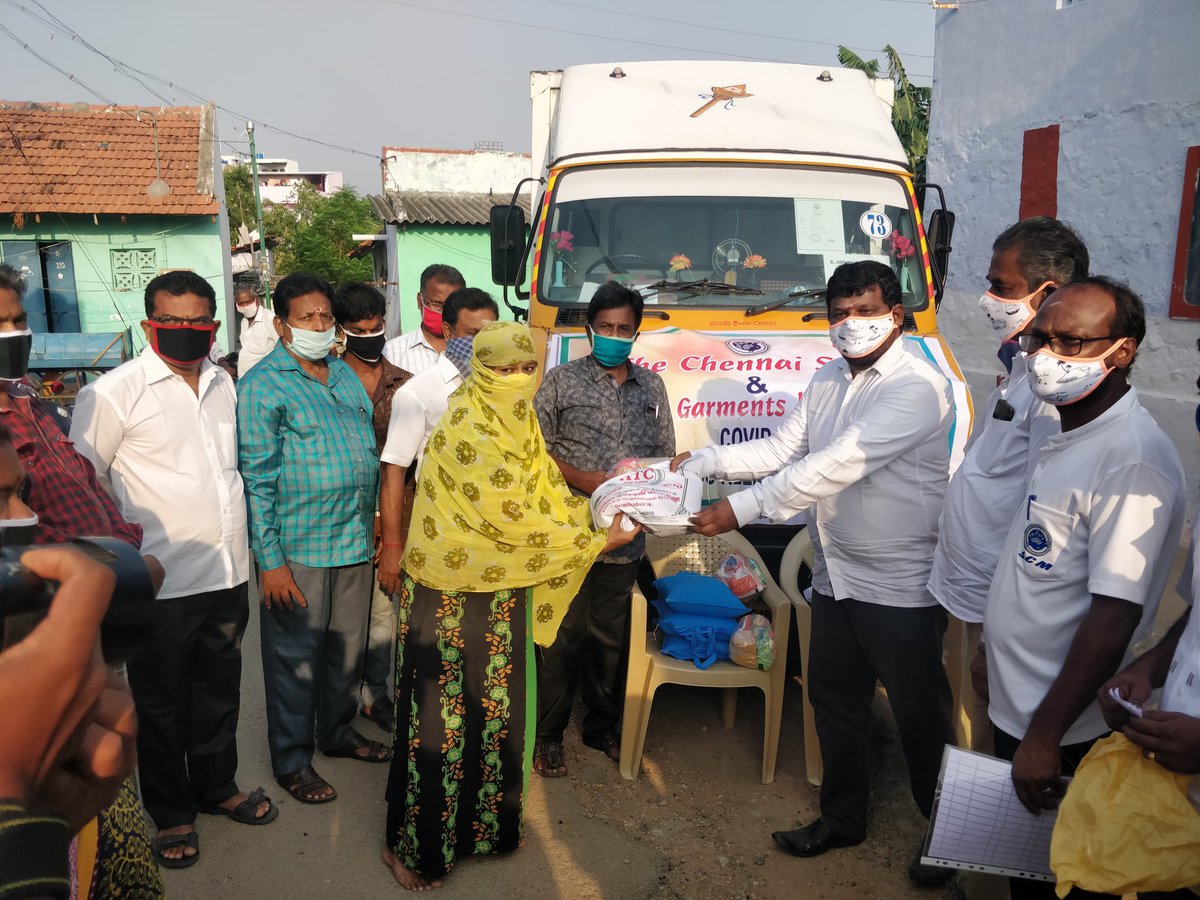 SCMGroups's tweet image. #COVID19 #CORONA
#Tiruppur
@thechennaisilks @Vijaykarthikeyn
@TPRDtCollector
03.05.2020  SCM Groups &amp;amp; The Chennai Silks issued Rice Bags for 300 Nos Pattu kottaiyar Nagar  - Tirupur
By 
Karthivel.T, Karthikeyan.G, Vijayakumar.T
through 
Sri Sakthi muthumari amman Vila Committee