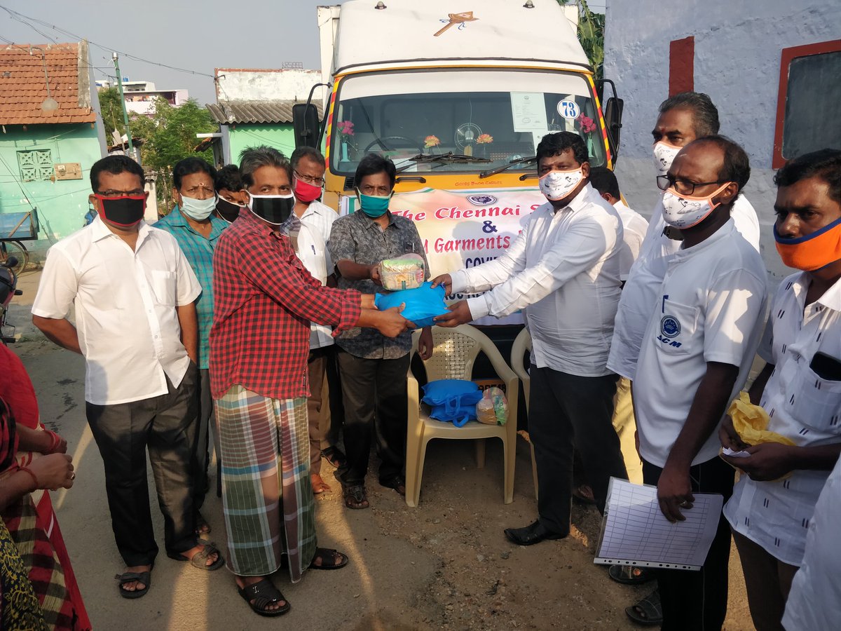 SCMGroups's tweet image. #COVID19 #CORONA
#Tiruppur
@thechennaisilks @Vijaykarthikeyn
@TPRDtCollector
03.05.2020  SCM Groups &amp;amp; The Chennai Silks issued Rice Bags for 300 Nos Pattu kottaiyar Nagar  - Tirupur
By 
Karthivel.T, Karthikeyan.G, Vijayakumar.T
through 
Sri Sakthi muthumari amman Vila Committee
