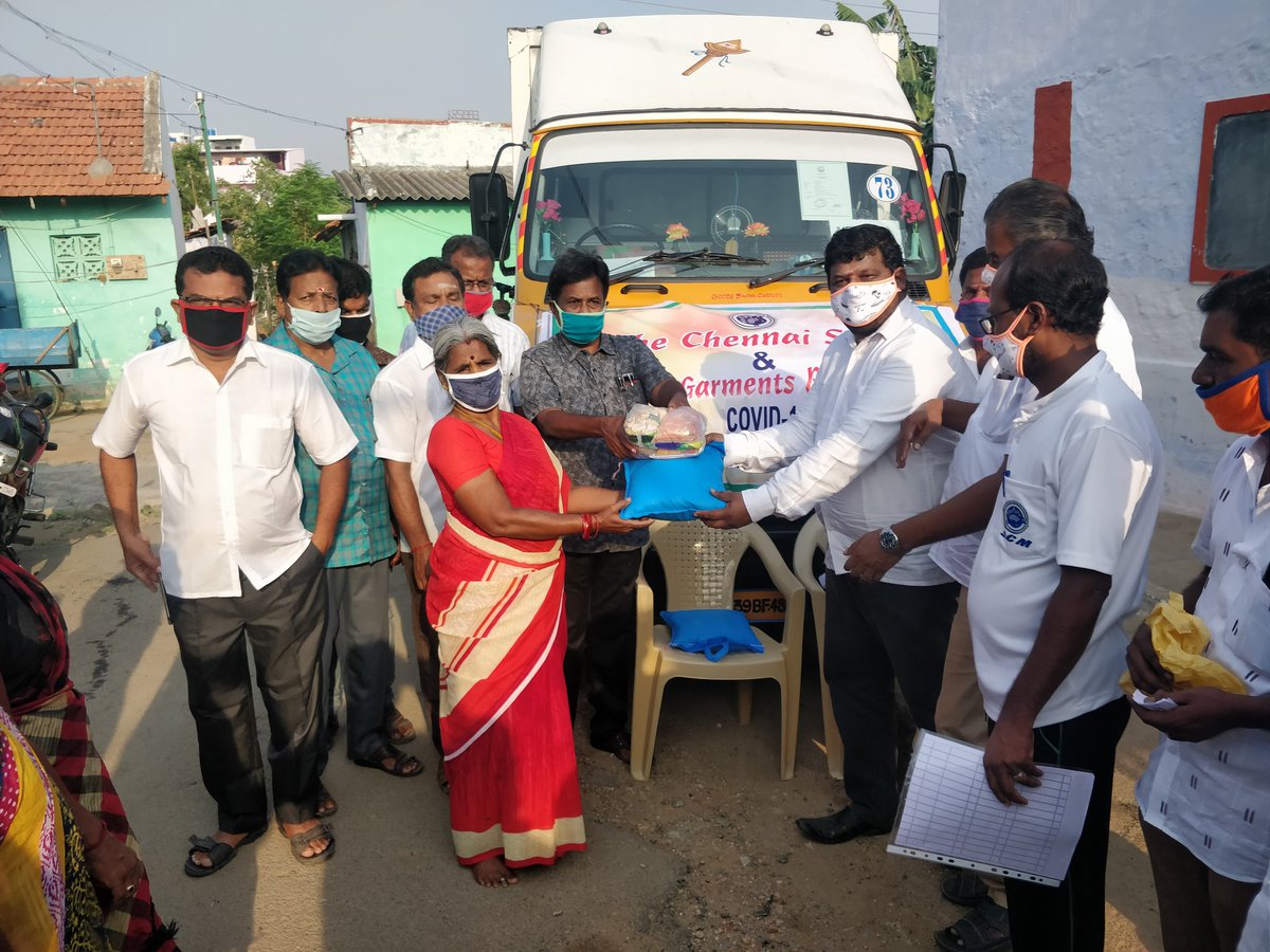 SCMGroups's tweet image. #COVID19 #CORONA
#Tiruppur
@thechennaisilks @Vijaykarthikeyn
@TPRDtCollector
03.05.2020  SCM Groups &amp;amp; The Chennai Silks issued Rice Bags for 300 Nos Pattu kottaiyar Nagar  - Tirupur
By 
Karthivel.T, Karthikeyan.G, Vijayakumar.T
through 
Sri Sakthi muthumari amman Vila Committee