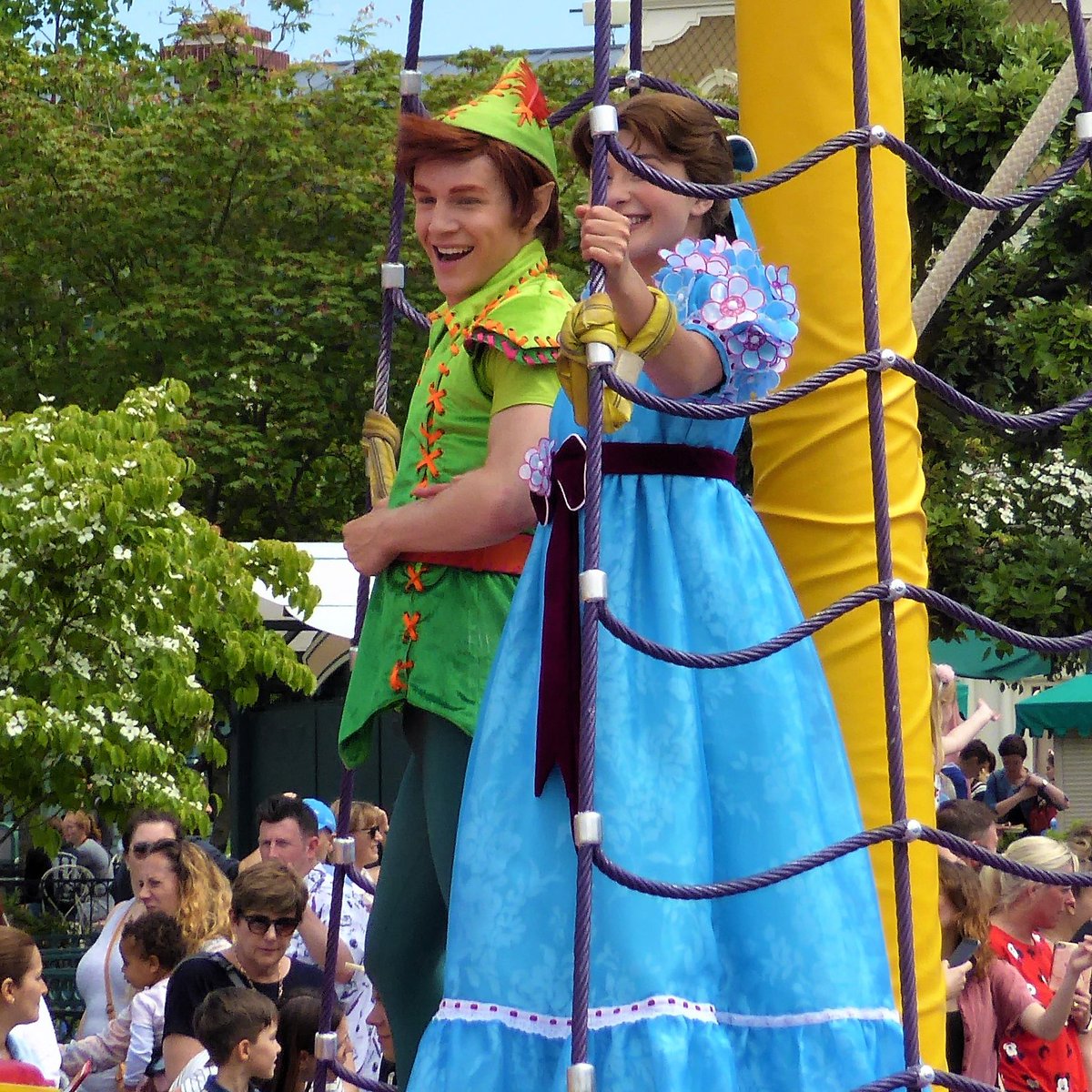 DisneyCarnival1's tweet photo. Vous vous souvenez du chemin pour le pays des pirates ? "...la 2ème étoile🌟 sur la droite et tout droit jusqu'au matin ..." #PeterPan #WendyDarling #teampirate @disneyparks @disneylandparis #piratesandprincesses https://t.co/ejZJxpyLFr
