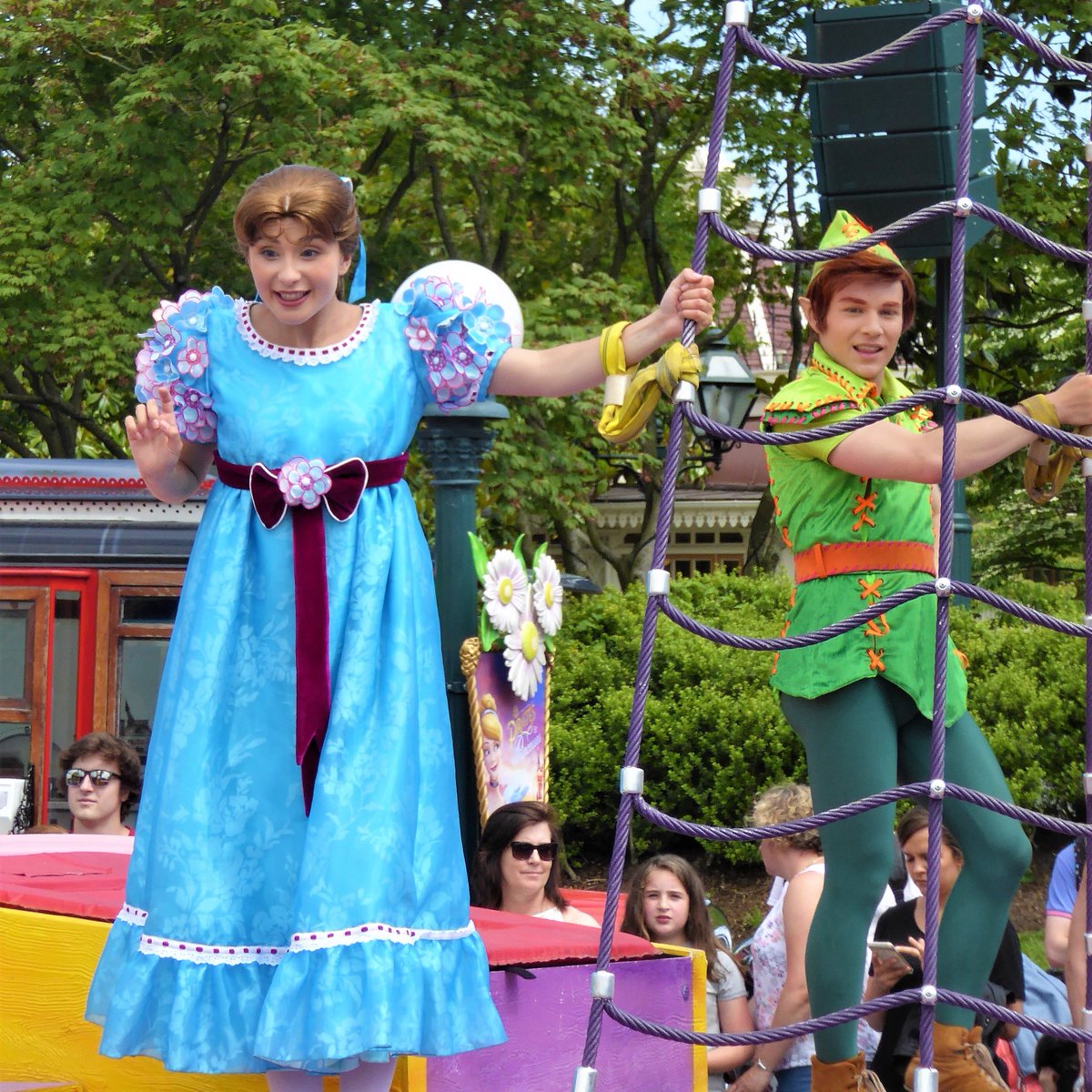DisneyCarnival1's tweet photo. Vous vous souvenez du chemin pour le pays des pirates ? "...la 2ème étoile🌟 sur la droite et tout droit jusqu'au matin ..." #PeterPan #WendyDarling #teampirate @disneyparks @disneylandparis #piratesandprincesses https://t.co/ejZJxpyLFr