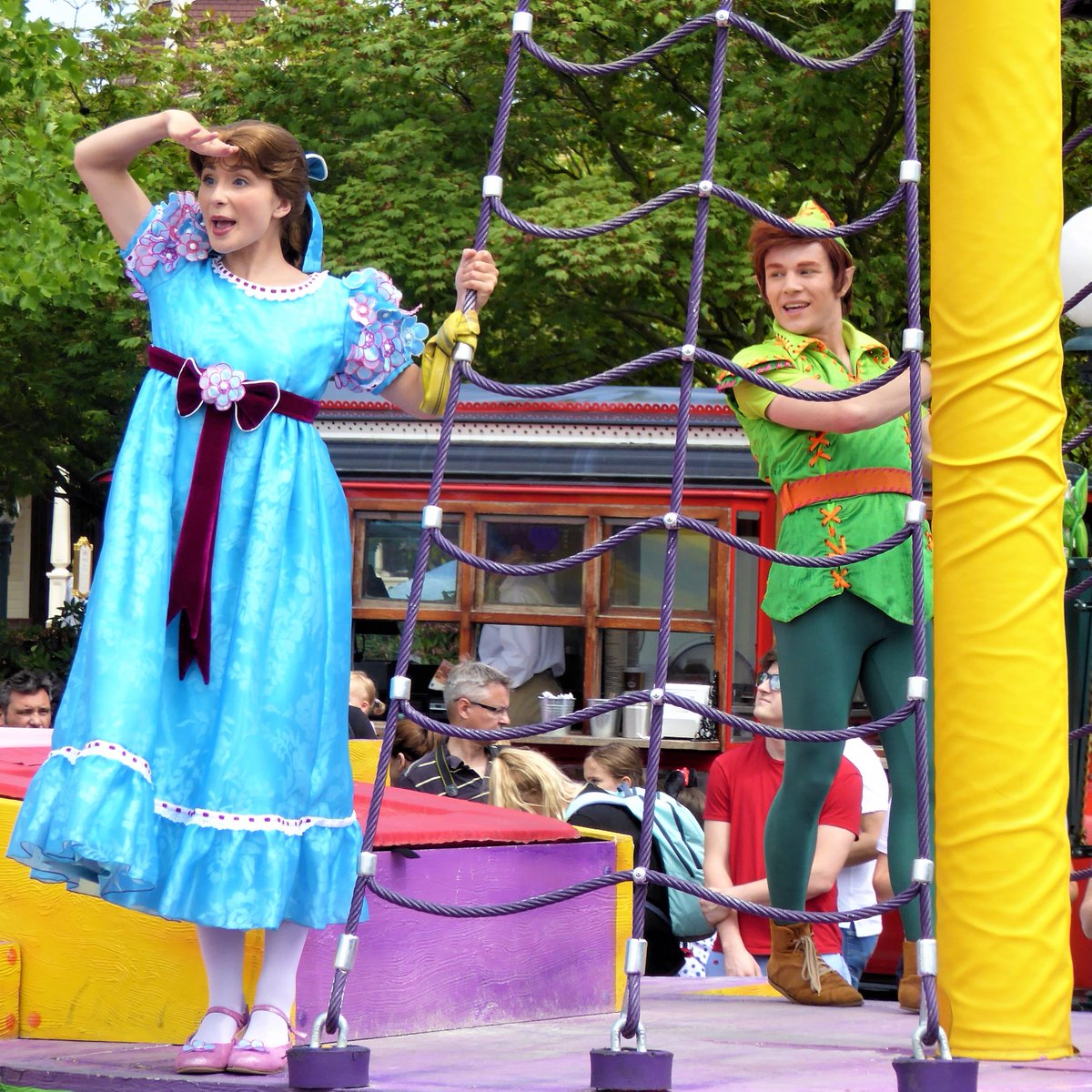 DisneyCarnival1's tweet photo. Vous vous souvenez du chemin pour le pays des pirates ? "...la 2ème étoile🌟 sur la droite et tout droit jusqu'au matin ..." #PeterPan #WendyDarling #teampirate @disneyparks @disneylandparis #piratesandprincesses https://t.co/ejZJxpyLFr
