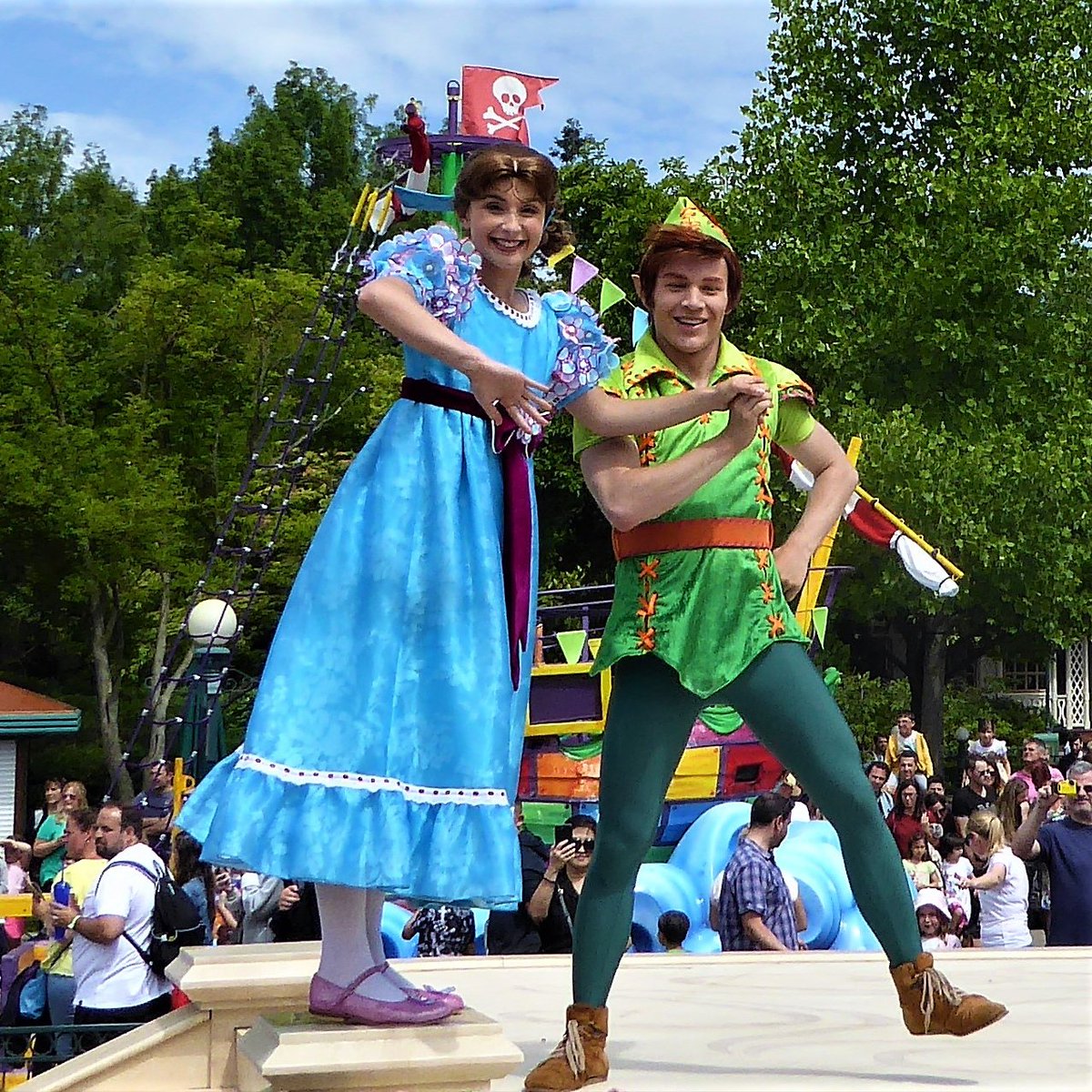 DisneyCarnival1's tweet photo. Vous vous souvenez du chemin pour le pays des pirates ? "...la 2ème étoile🌟 sur la droite et tout droit jusqu'au matin ..." #PeterPan #WendyDarling #teampirate @disneyparks @disneylandparis #piratesandprincesses https://t.co/ejZJxpyLFr