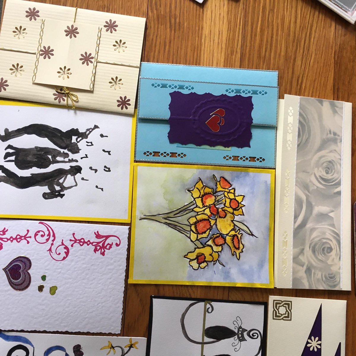 CARMRomneyMarsh's tweet photo. Being a grown up doesn’t stop you joining in the Happy Post fun... check out the beautiful cards that one of our volunteers has made for us to send out as Happy Post- Amazing. #Happypost #crafting #homemadecards @EndLonelinessUK  #newromney #romneymarsh #artists #daffodils https://t.co/QXvRgnY6DO