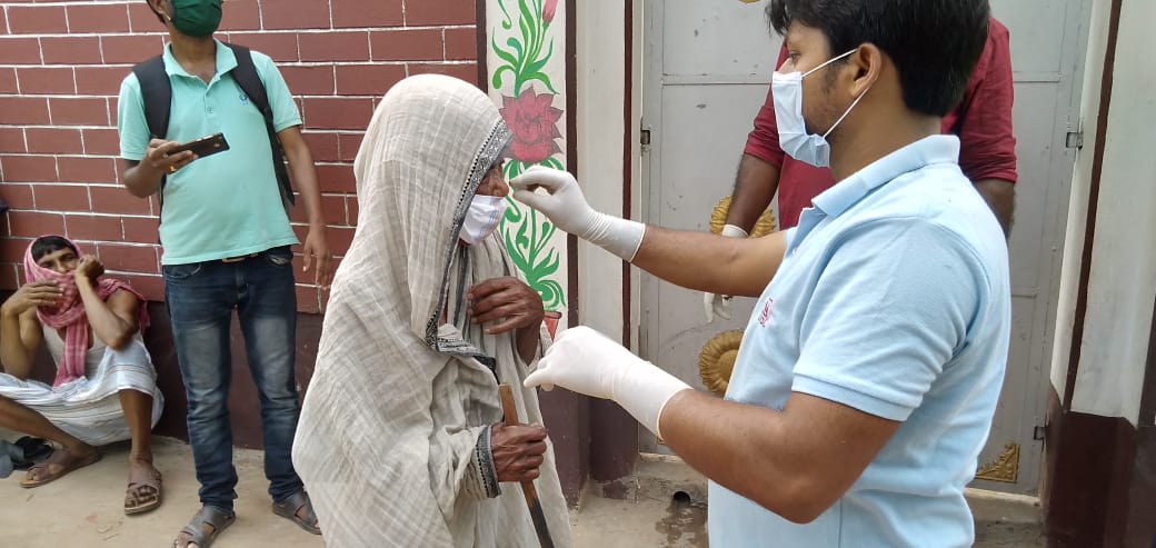SanChaks's tweet photo. @MamataOfficial @itspcofficial @AITCofficial @CNNnews18 @abpanandatv 
#CoronaLockdown #Covid_19india #CoronavirusOutbreak #COVID19 
#WestBengalFightsCorona 
#StayHome Relief and Donation to combat Covid 19 from West Bengal Guest Lecturer Association #SACT #WBGLA https://t.co/PkwwR9JF5i