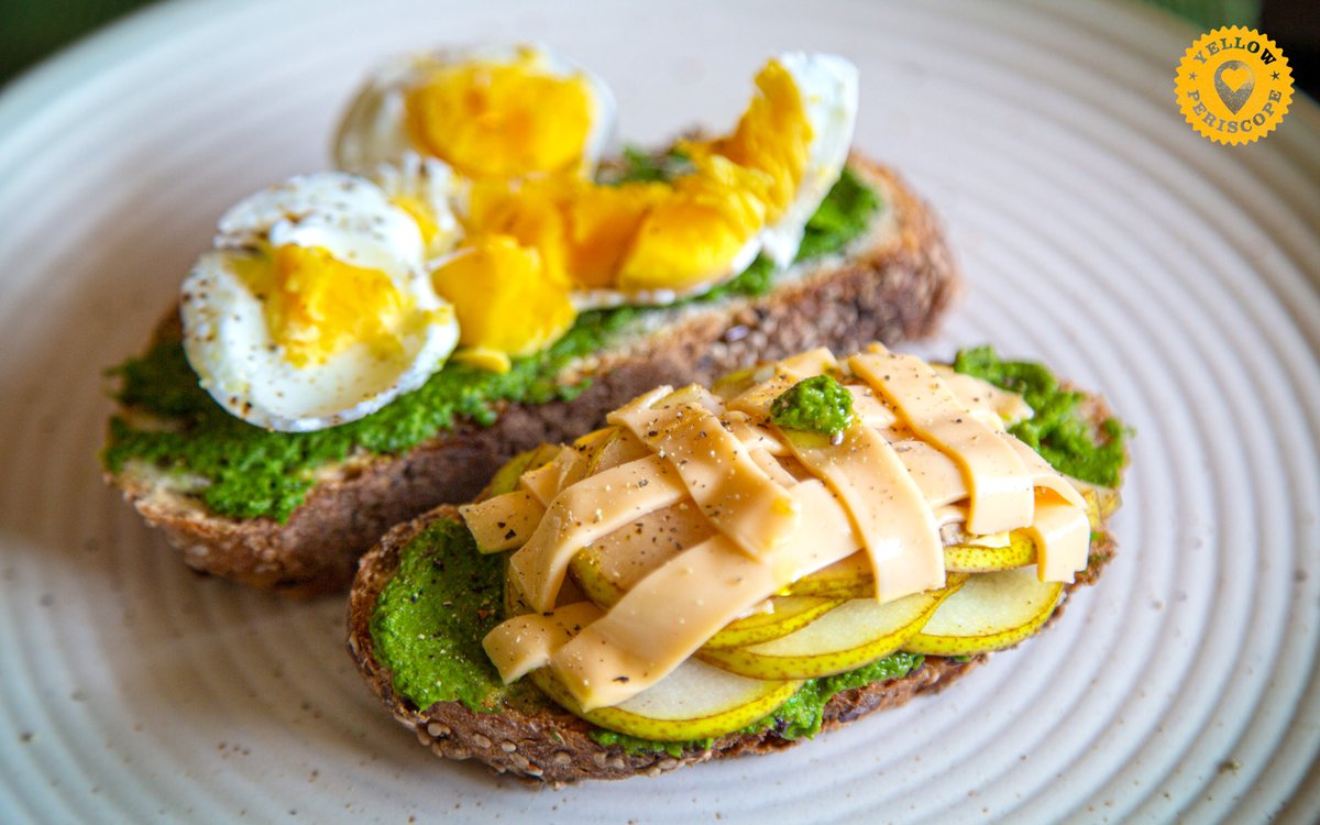 YellowPeriscope's tweet photo. Lockdown Day 38:

Sunday Bruch:
Basil pesto with boiled egg
Arugula pesto with pear and cheese

#lifeinquarantine #cookingathome #comfortfood #stayhomeandcook #Simplefood #Italianfood https://t.co/KDAW4kfkSJ