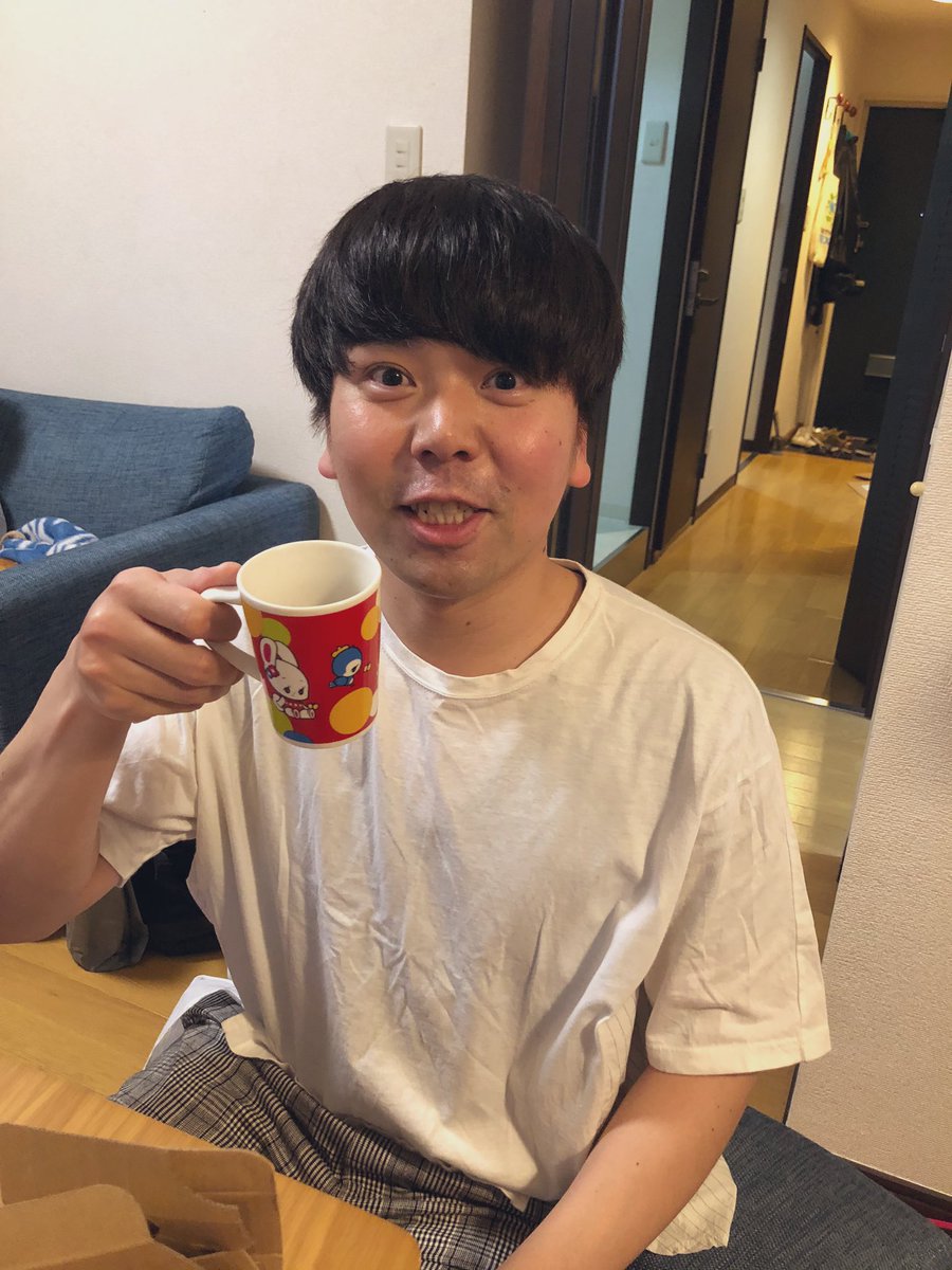 サンシャイン 坂田光 こんなことがあるのか こもり教頭から コーヒーメーカーセットとレモンサワー1箱が届いた なんていい男なんだ 休日の朝と夜に彩りが この暗闇に差す一筋の光 それがこもり教頭 いや虹 もう虹だ こもり虹 ありがとう こもり