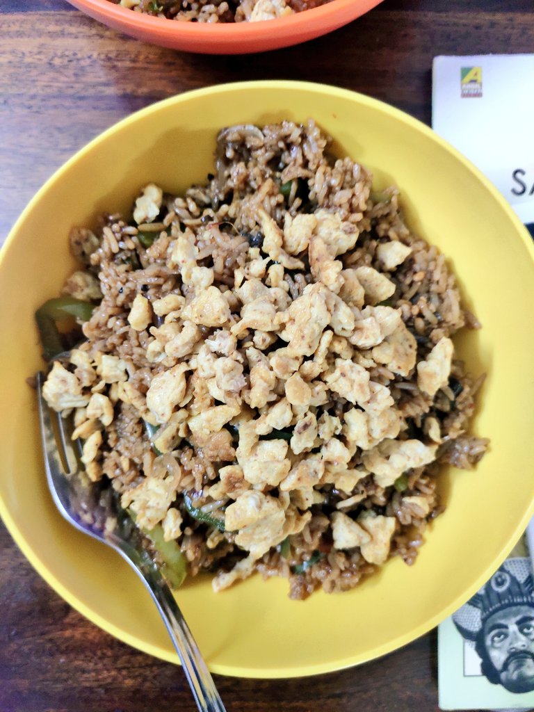 Day 40 of  #JogaInLockdown Wow 40 days of official/55 days of unofficial lockdown for me  I don't know how it'll be from 2mw but life still is a long way from normal! #jogacooksAnyway last night made the Schezwan egg fried rice... Thanks to  @UZingAName idea  *gaon ki yaad