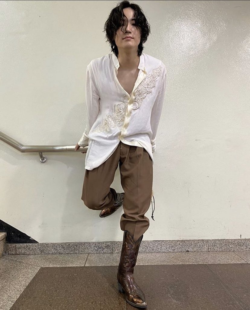 markxdefsoul's tweet photo. I WILL MISS LONG HAIR JAEBEOM-AHHHHH. 😭😭😭😭😭😭😭😭😭💚💚💚💚💚💚 #HappyToHave #GOT7 #IGOT7 #GOT7_NOTBYTHEMOON #GOT7_DYE https://t.co/fS3L7JHmx7