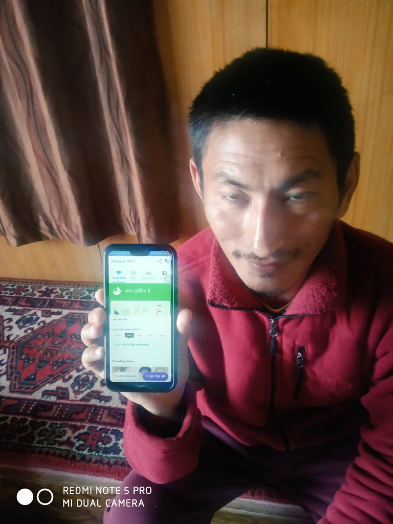 tseringangmo3's tweet photo. @CscLadakh Aarogya setu app installed thur CSC .We went to door to door .,From leh ladakh .@tseringangmo DM leh https://t.co/RnQcE7GxRT