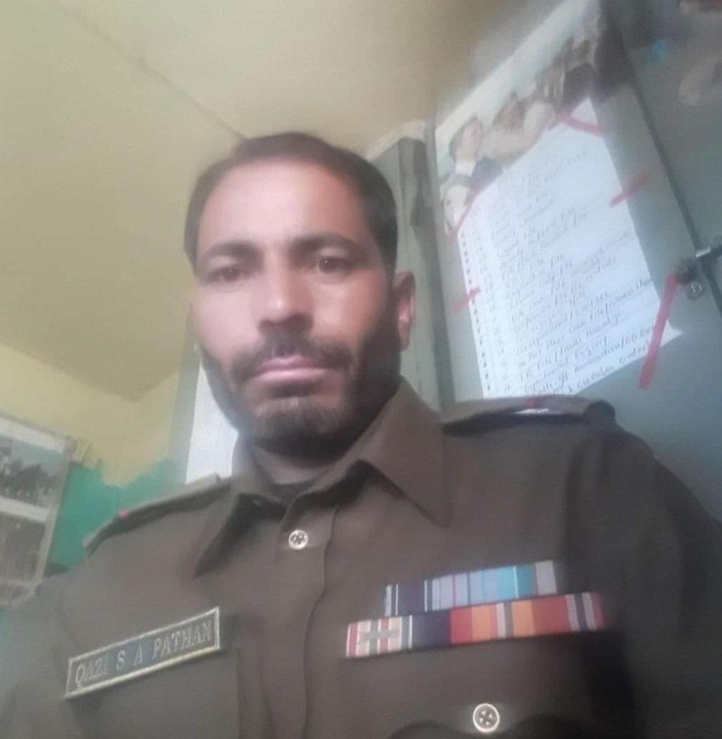 megirish2001's tweet photo. Our Sons..Brothers..Husbands..Fathers
Friends... Soldiers....Real Heroes...

Never forget they gave their lives for us. 

Salute their courage saving civilians. Stand in solidarity with families of Ashutosh, Anuj, Rajesh, Dinesh, Shakeel🇮🇳

And not just for today....🙏 Jai Hind https://t.co/pqi902wsNs
