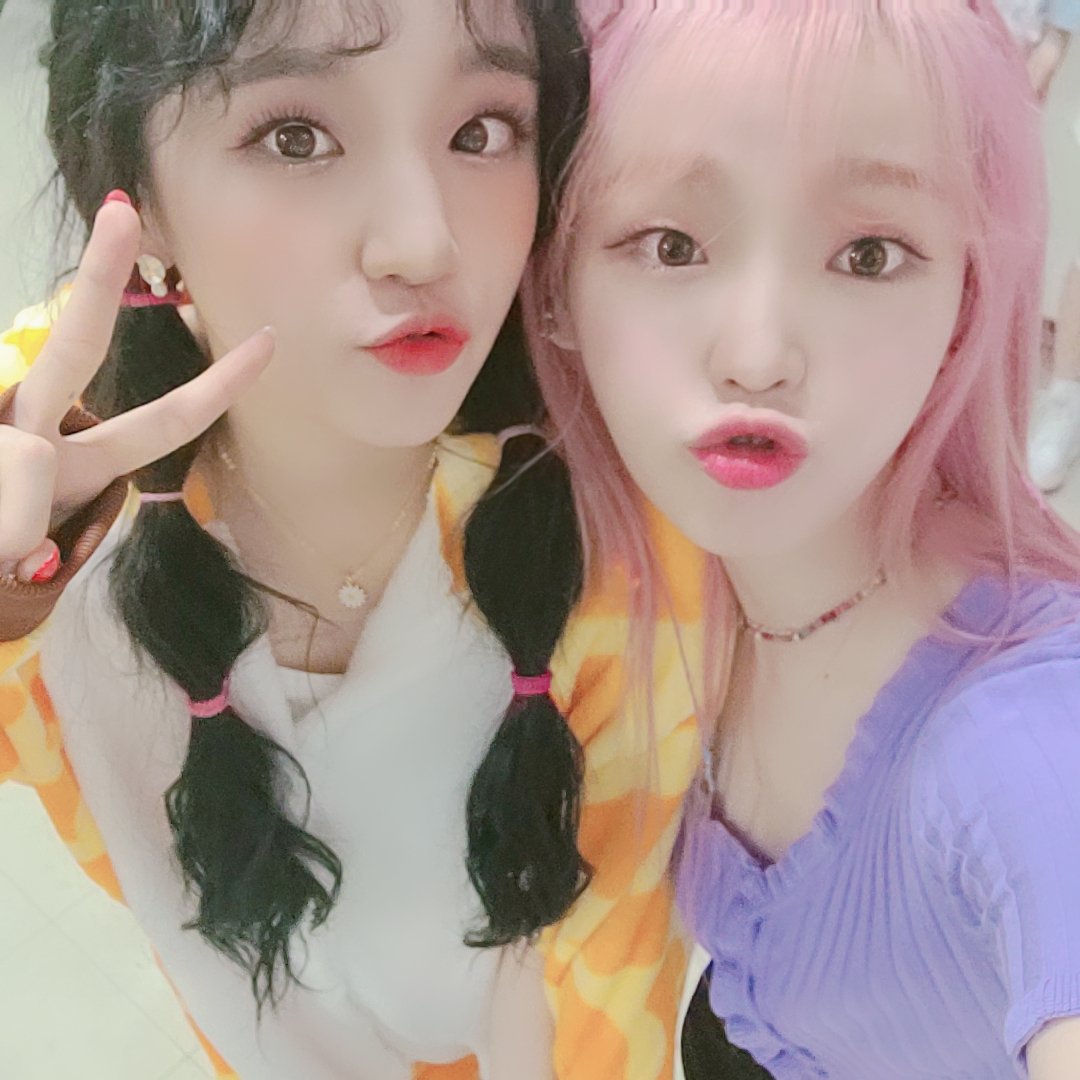 WM_OHMYGIRL's tweet photo. #아이들 #오마이걸 #우기 #승희 #애기우기 #사랑해 #귀여웡_♥︎ #힐링 #오마이걸_오마이갓 https://t.co/vFs2GWQGMi