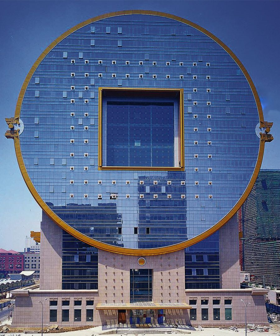 端傳媒initium Media Twitterren 傳統符號能否用在現代建築 看台北101建築師 李祖原怎麼做 全文 T Co Wh74n1vcou 李祖原將寶塔 元寶 龍等傳統符號置入當代建築 後來招致批評 傳統建築 與 文化符號 能不能用在 現代建築 這其實觸及兩件基本