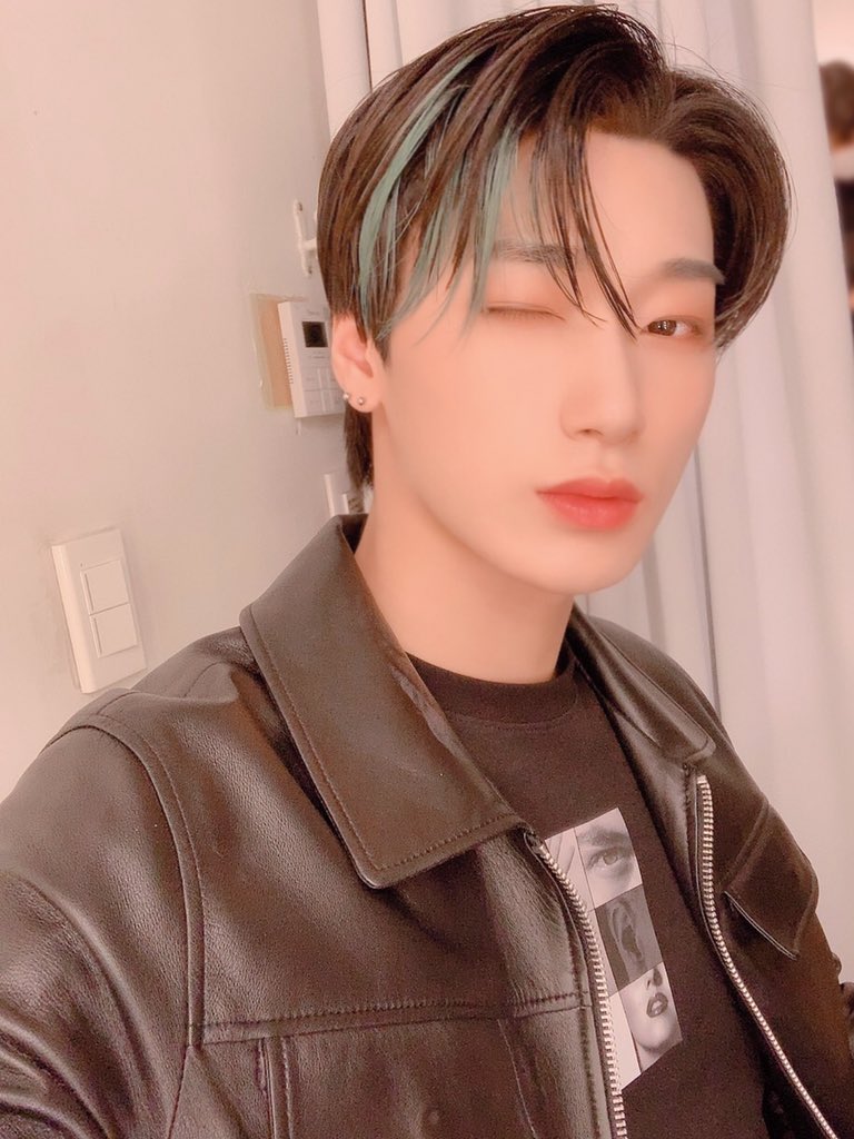 ATEEZofficial's tweet photo. [#산] 날씨도 좋고
에이티니도 보고 싶고❤️
밥은 챙겨드셨나요?😁
#ATEEZ #에이티즈 https://t.co/QXg2yNi6xC