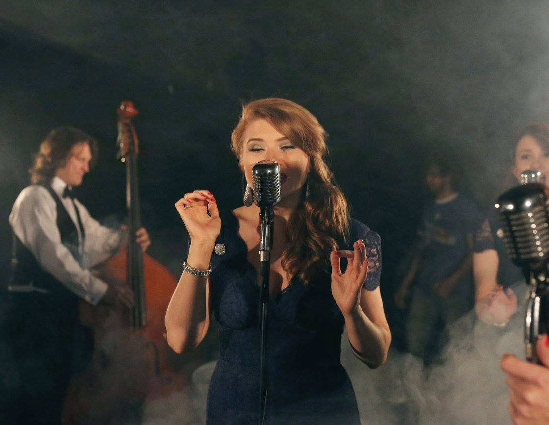 We hope you’ve had a super fabulous weekend. Keep Safe &amp; Well, Love The Hollywood Starlets. ✨ “If you obey all the rules, you miss all the fun…” - Katherine Hepburn 
#hollywoodstarlets #greatgatsby #gatsby #1920s #Starlets #Jazz #Swing #VintageCinema