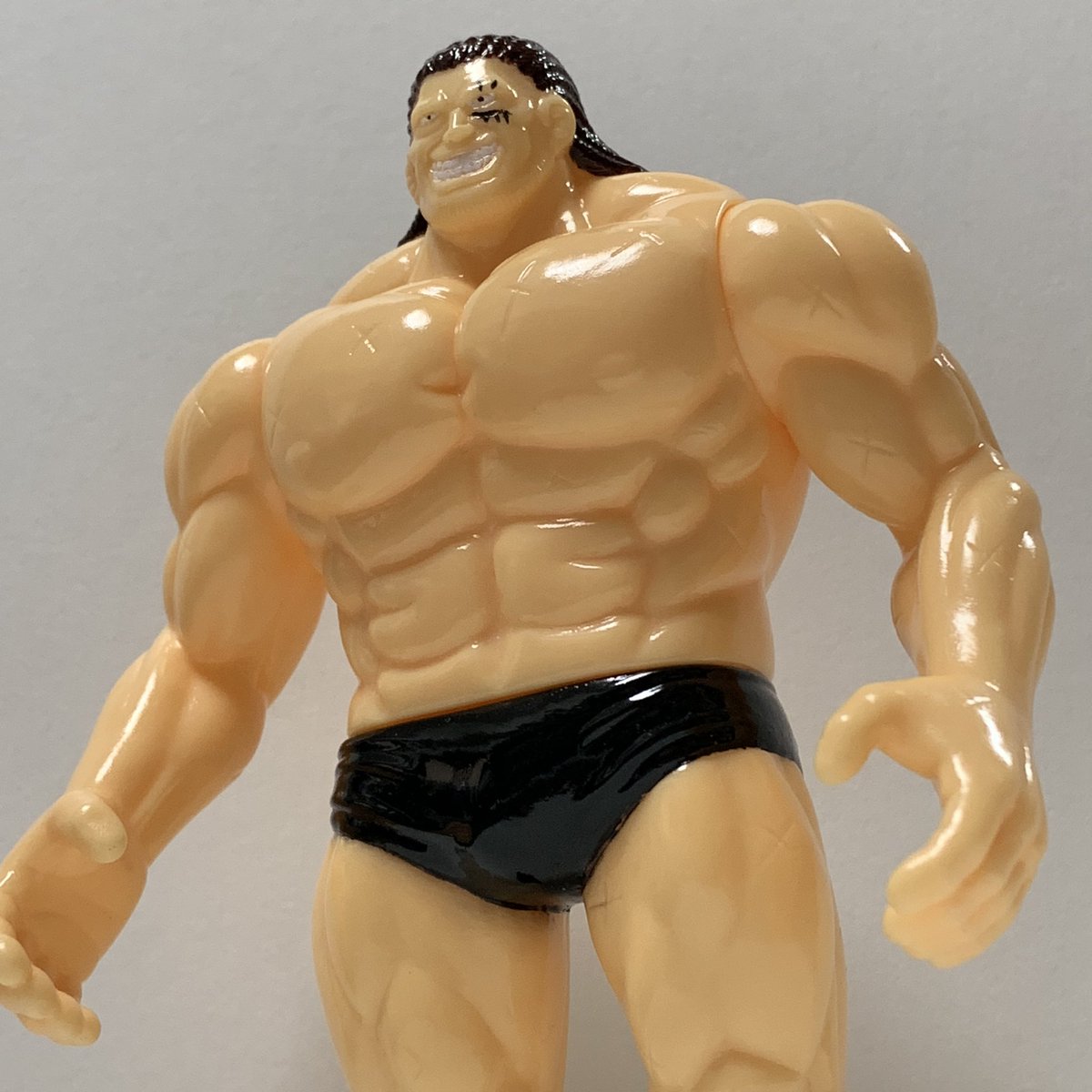 レッドシャーク 渋谷東急ハンズ 関林ジュン 塗装見本 アニメ ケンガンアシュラ では王馬戦 鬼王山戦を演じさせていただき さらにはソフビまで作っちゃいました 初夏には発売されると思うので少々お待ちくださいね こちらの 関林は塗装の監修前なので