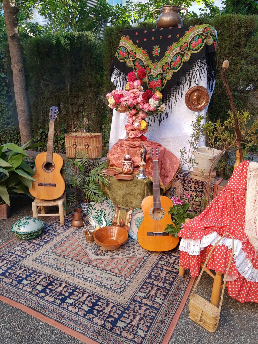 mfgranaina's tweet photo. Viva Graná y viva su tradición !! Feliz Día de la Cruz!! #mf https://t.co/I0FsQRgVnR