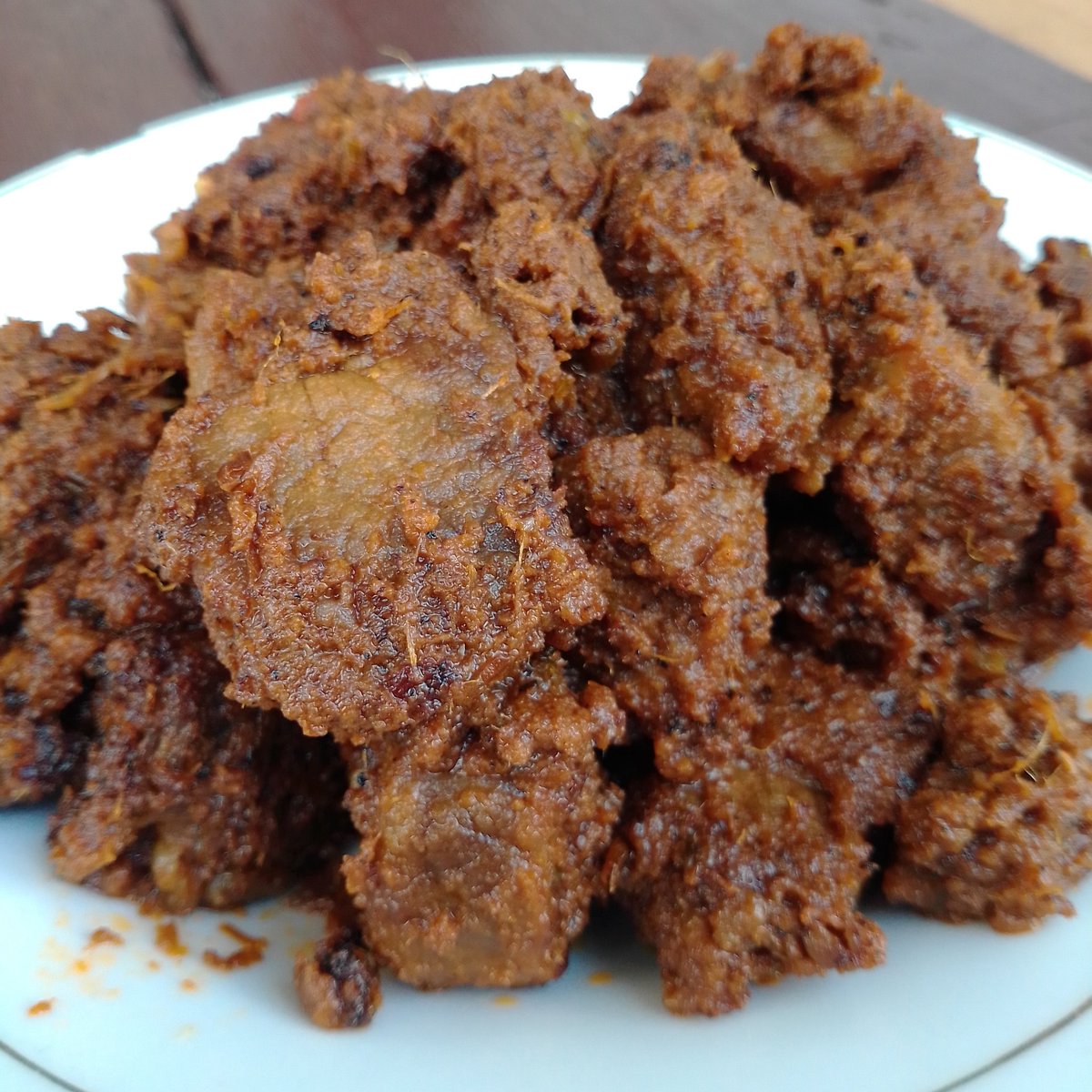 TruelyWills's tweet photo. Teman2, pengen minta tolong. Klau lewat timeline mohon di rt atau like ya. I really appreciate it.

Pengen bantu kk yg buka usaha makanan rumahan karena suaminya dirumahkan dan gk ada pemasukan. Jual Rendang dan Dendeng balado, teri balado dan tumis kikil yg enak nya jaminan mutu https://t.co/G33exSPcf0