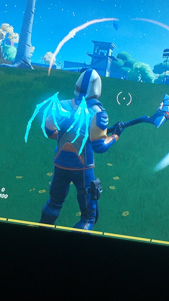 tbsmythic's tweet photo. Honestly kinda rocking this new look. Could use a different pickaxe though https://t.co/kF66FAvdhA