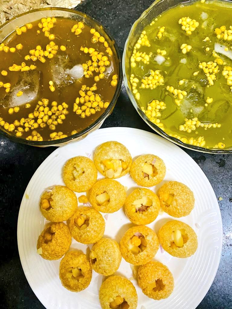 PatrakarKaDhaba's tweet photo. Golgappe by 'P' π§
#CookEatProsper
#golgappa #panipuri #foodie #streetfood #foodporn #golgappe #food #indianfood #foodblogger #chaat #panipurilovers #homemade #indianstreetfood #foodphotography #foodlover #golgappacart #puchka #StayHome https://t.co/qLocAnU6lC