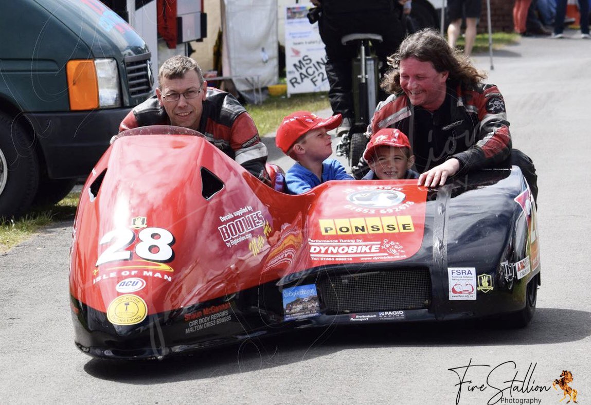 FireStallion666's tweet photo. I like these 3 photos a lot - Nicholas Dukes &amp; William Moralee  TT 2017  #iomtt2017 #capturethemoment  #roadracing #sidecars #sidecarracing #nicholasdukes #williammoralee @TT_Races @TTsupporters @loveroadraces @race_tt @roadracingfans #firestallionphotography https://t.co/mT9796b0bP